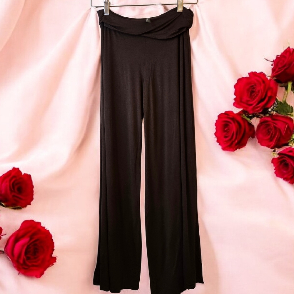 Stylish Brown Wide Leg Flowy Fold Over Waist Pants Made by Johnny Size: Small